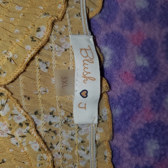 Floral Croptop - Picture 2 of 3